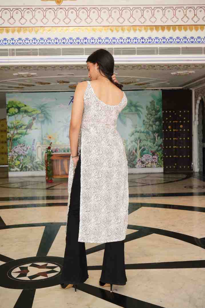 Urban Nari Minimal Outline Floral Kurti